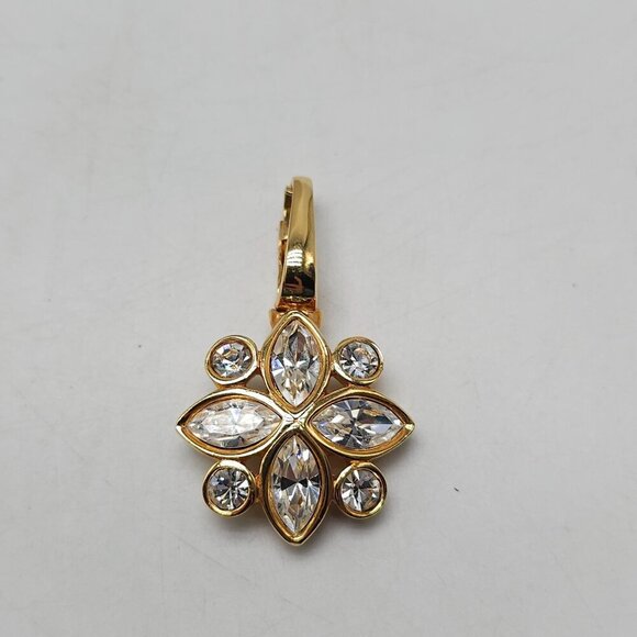 SAL Gold Tone Floral Pendant With Swarovski Full Lead Crystal By Savvy - Picture 2 of 5